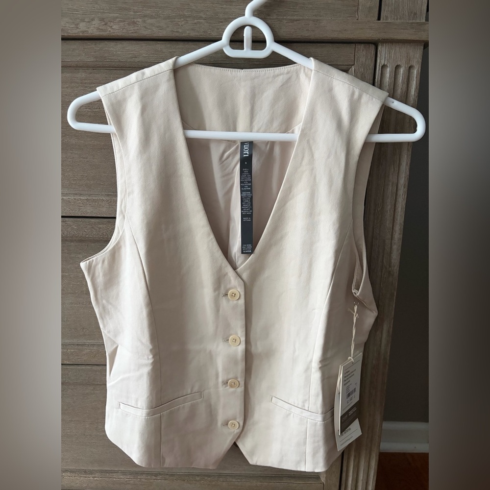 Vuori Coastline Vest in color Milkweed